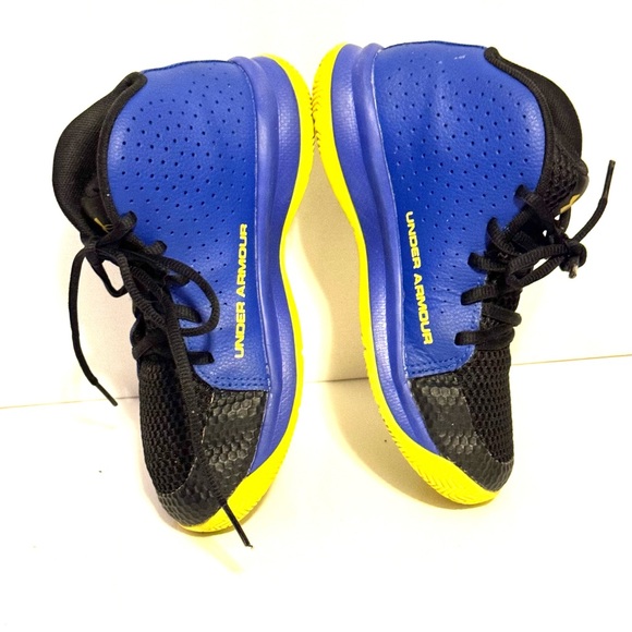 Unfer Armour Basketball - Picture 7 of 15